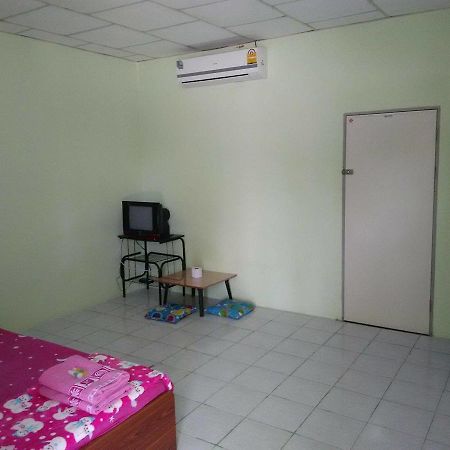 Suansuppachok Inn Ban Ongkharak Ngoại thất bức ảnh